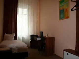 Victoria 2*