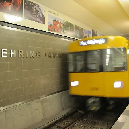 Metropol אכסניה *