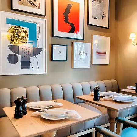 Mondrian Am Checkpoint Charlie 4*