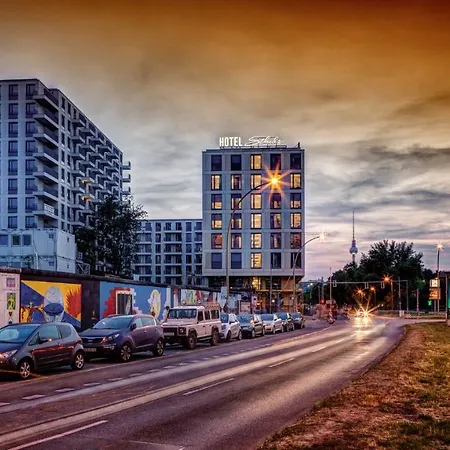 Schulz At The East Side Gallery Hotel 3*