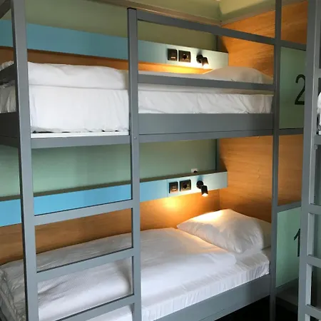 Hostel Grand Urban
