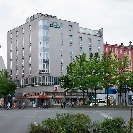 Grand Urban Hostel