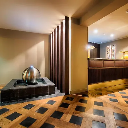 Mondrian Am Checkpoint Charlie Otel 4*