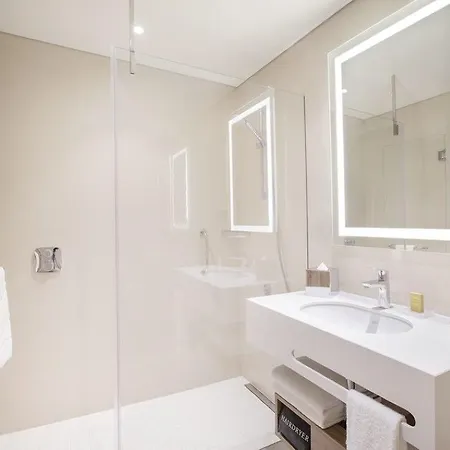 Nh Potsdamer Platz Hotel 4*