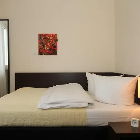 Hotel Lützow 3*