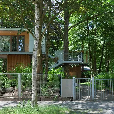Urban Tree House Apartment *