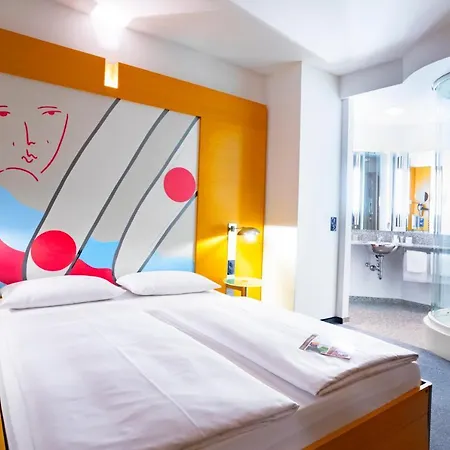 Ostbahnhof Hotel 4*