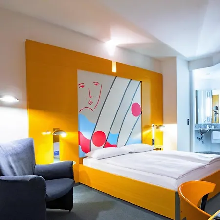 Hotel Ostbahnhof 4*