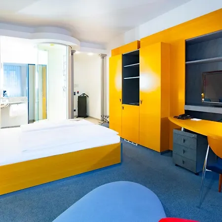 Ostbahnhof Hotel 4*