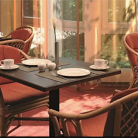 Nh Kreuzberg Hotel 3*