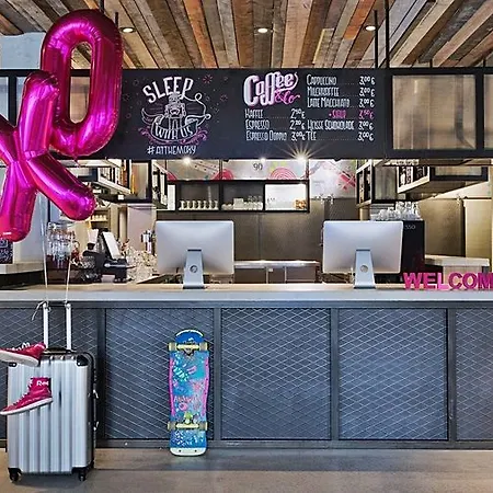 Hotel Moxy Humboldthain Park 4*