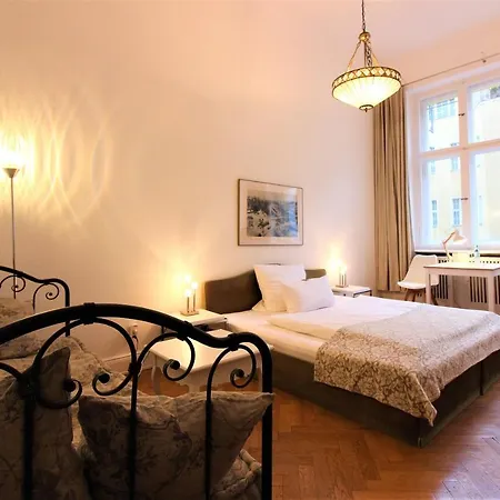 Midi City West Am Ku'damm Otel 3*