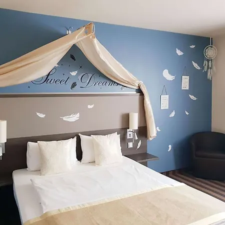 Отель Mercure Airport Tegel Берлин