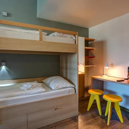 Meininger Airport Hotel 3*
