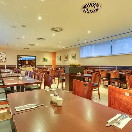 Titanic Comfort Kurfuerstendamm Hotel 3*
