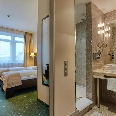 Titanic Comfort Kurfuerstendamm 3* Berlín
