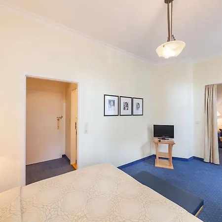 Hotel Kronprinz 3*
