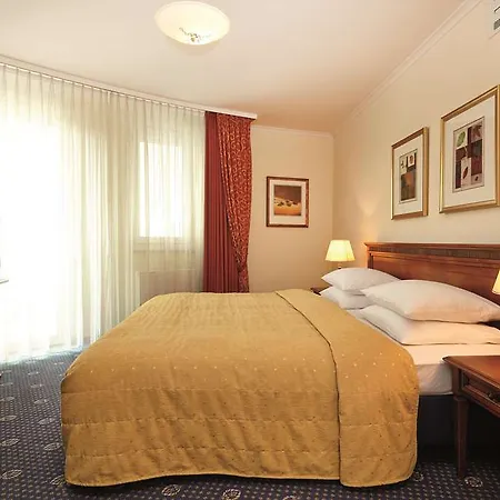 Hotel Hyperion