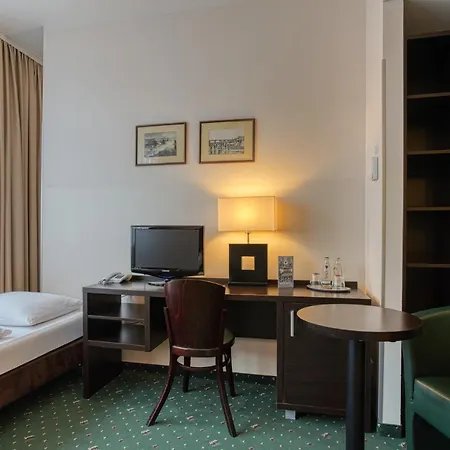 Titanic Comfort Kurfuerstendamm Hotel 3*