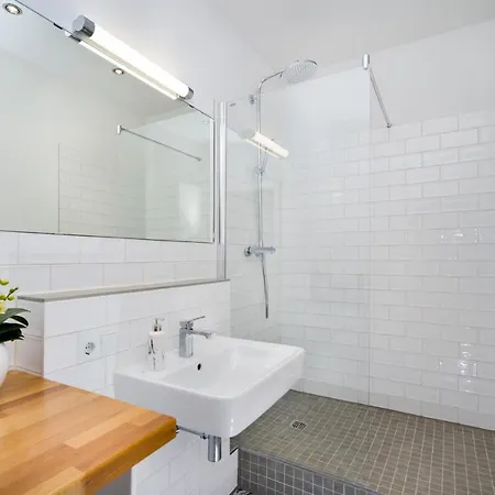 The Melchior, Luxury Industry Loft In Mitte Up To 5 Ppl With 2 Bath Apartment *