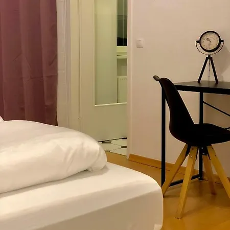 Q! Alex Apartment Berlin