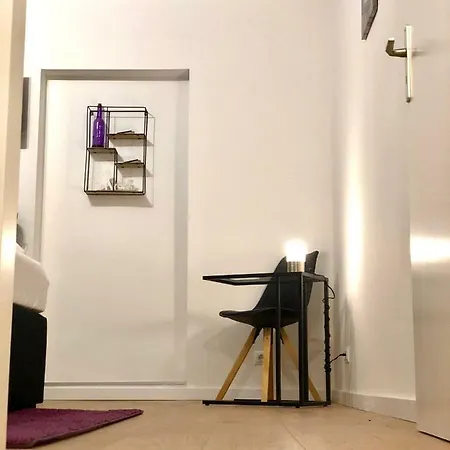 Q! Alex Apartment *