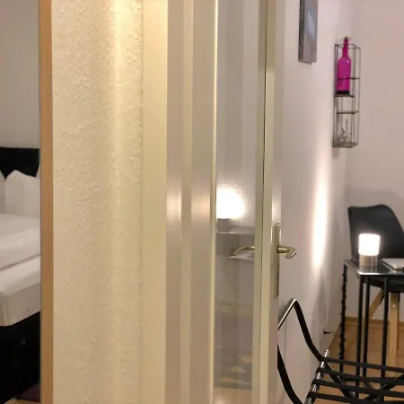 Q! Alex Apartment *