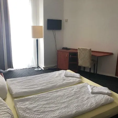Hotel-pension Adamshof Guest house 2*
