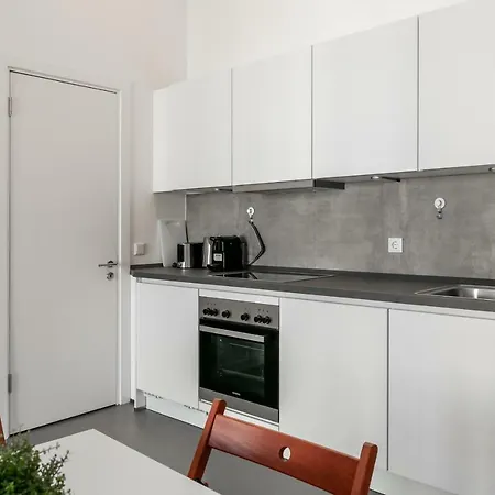 Apartment Holiday Frankfurter Allee 98