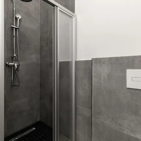 Apartment Holiday Frankfurter Allee 98