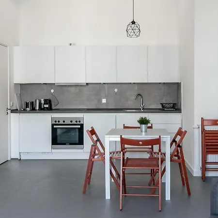 Apartment Holiday Frankfurter Allee 98