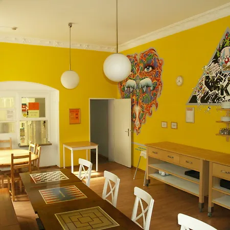Hostel Happy Go Lucky + Berlin