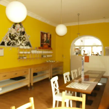 Hostel Happy Go Lucky +