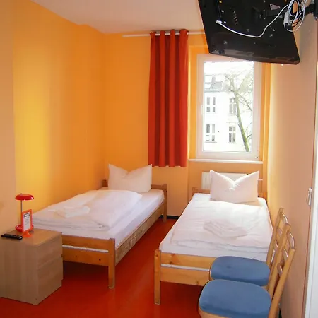 Hostel Happy Go Lucky + *