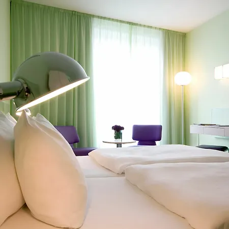Park Plaza 4*