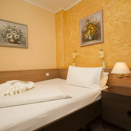 Spreewitz Am Kurfuerstendamm Hotel 3*
