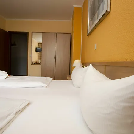 Spreewitz Am Kurfuerstendamm 3*