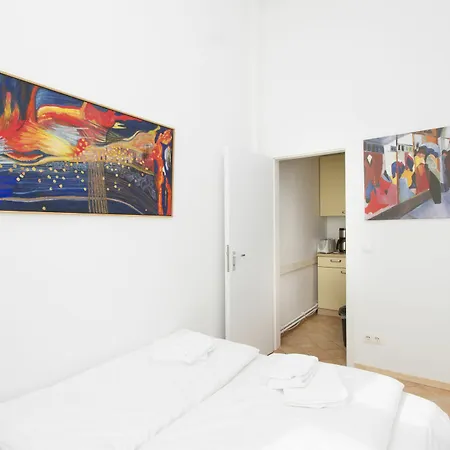 Im Arnimkiez * Berlin