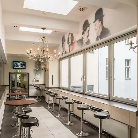 库弗斯登达姆好莱坞媒体酒店 酒店