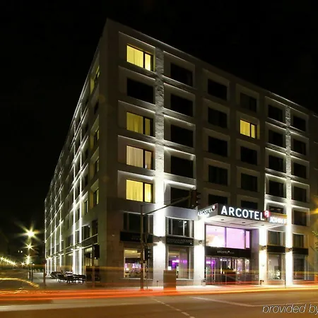 Arcotel John F 4*
