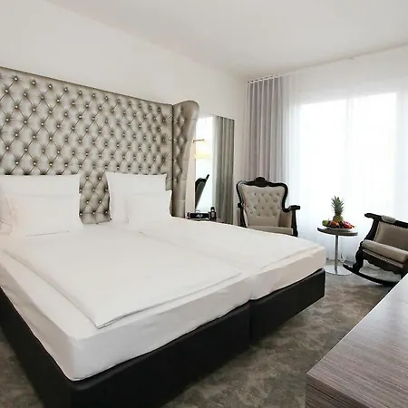 Arcotel John F Hotel 4*