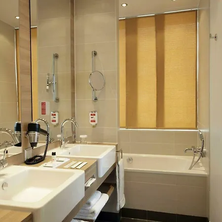 H4 Alexanderplatz 4* ברלין