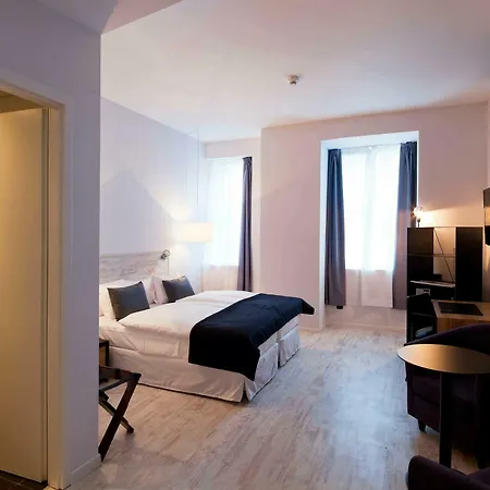 Hotel Catalonia Mitte 4*