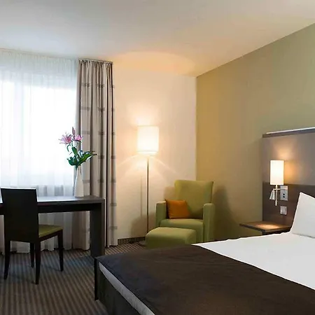 Отель Mercure Airport Tegel Берлин