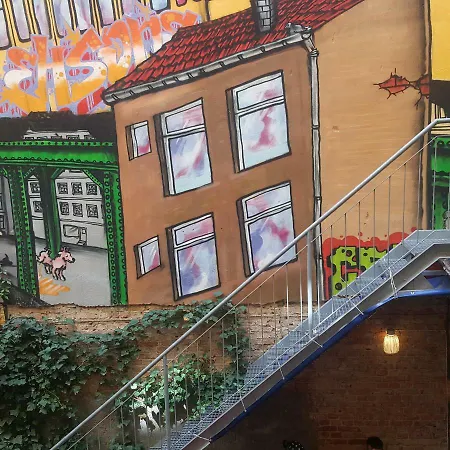 Flow Hostel *