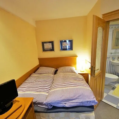 Lodge Yacht- , Und Reisemobilhafen 