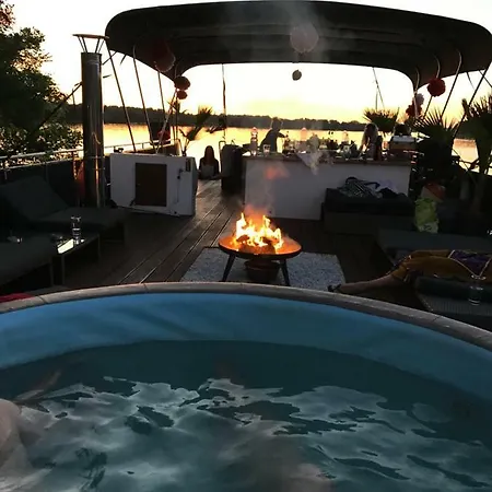 Hausboot Deluxe *