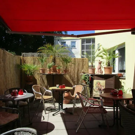 Hotel Kryom's 108 3*