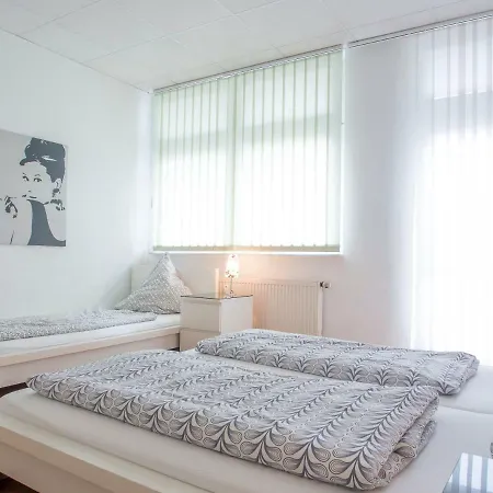 Apartment Spacious And Modern Furnished For 10 Guests *