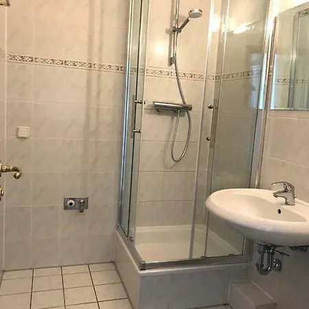 Moderne Ruhige Und Schone - Modern Quiet And Beautiful Berlin